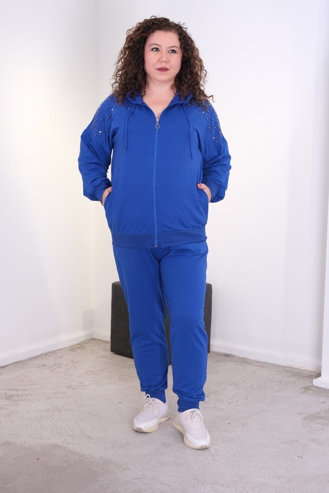 İncili ve Taş Detaylı Eşofman Takımı Mavi