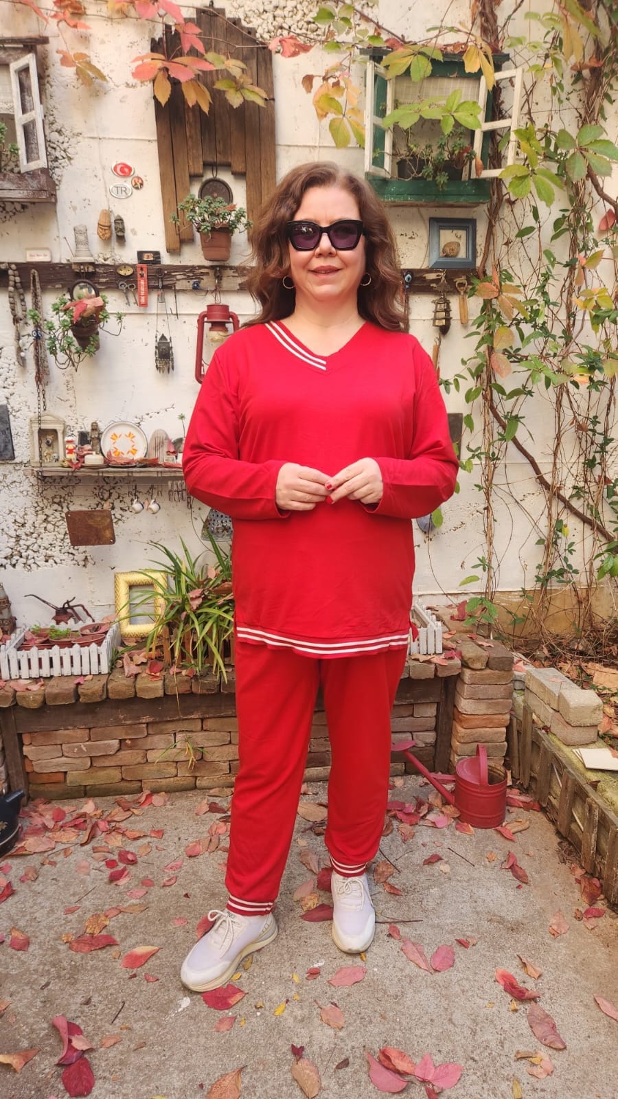 Kırmızı Ribanalı Takım